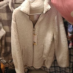 NWT Cozy sherpa size M
